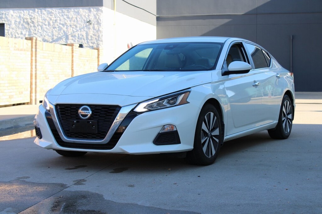 Used 2021 Nissan Altima 2.5 SV Sedan