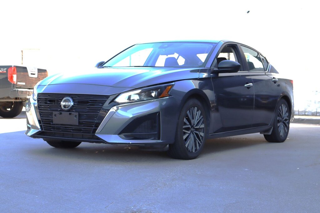 Used 2024 Nissan Altima 2.5 SV Sedan