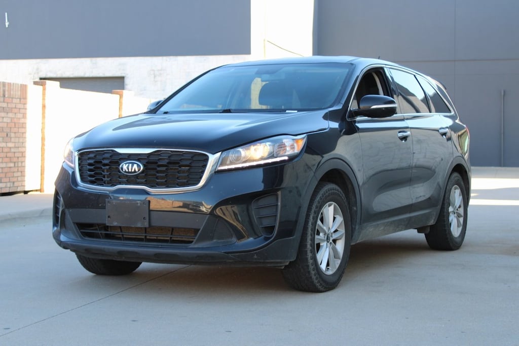 Used 2019 Kia Sorento L w/3rdrowseating SUV