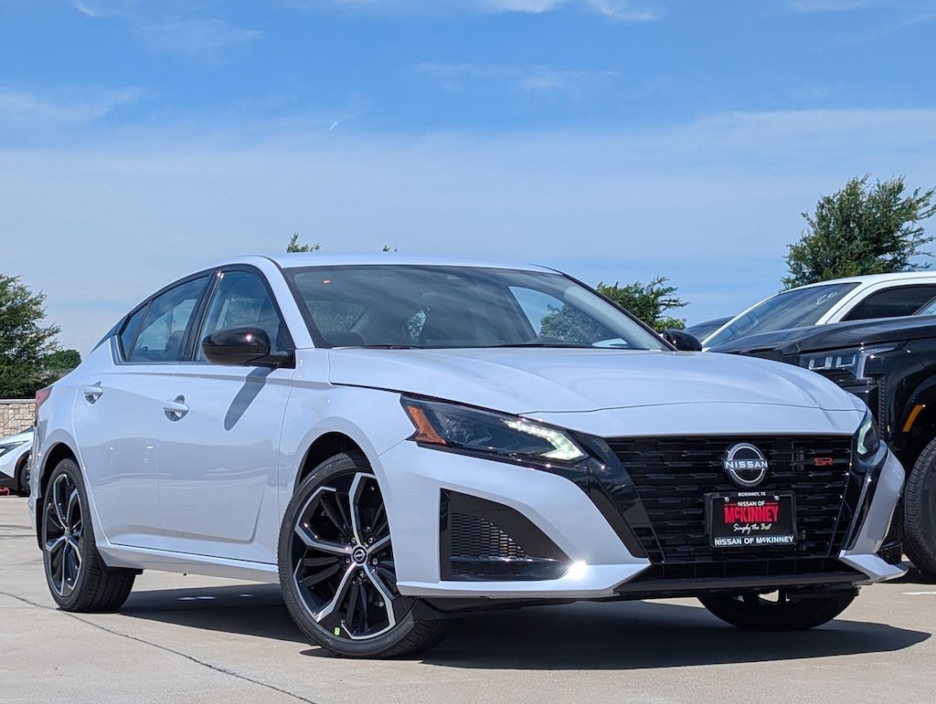 New 2026 Nissan Altima SR Sedan
