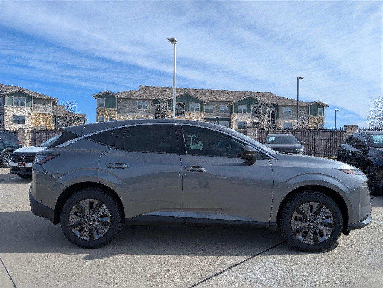 2025 Nissan Murano SL photo 2
