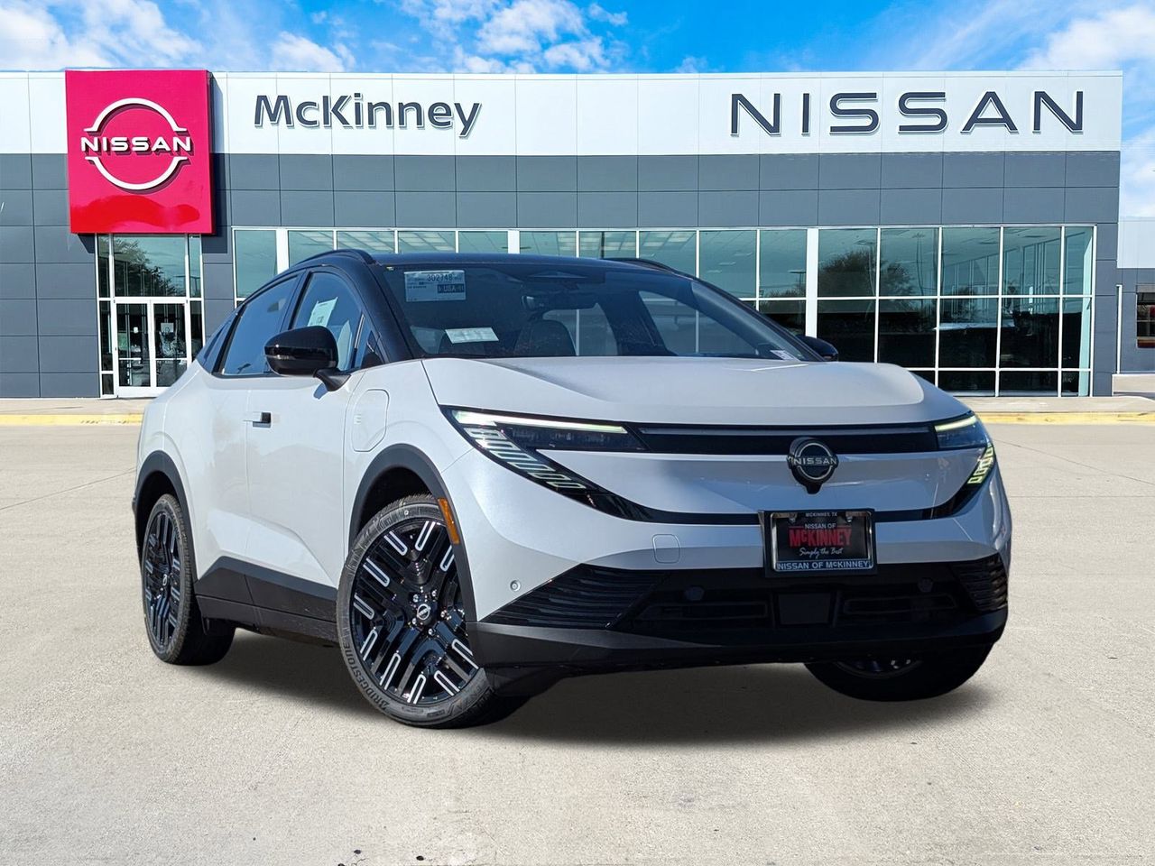 2026 Nissan Leaf Platinum+'s photo