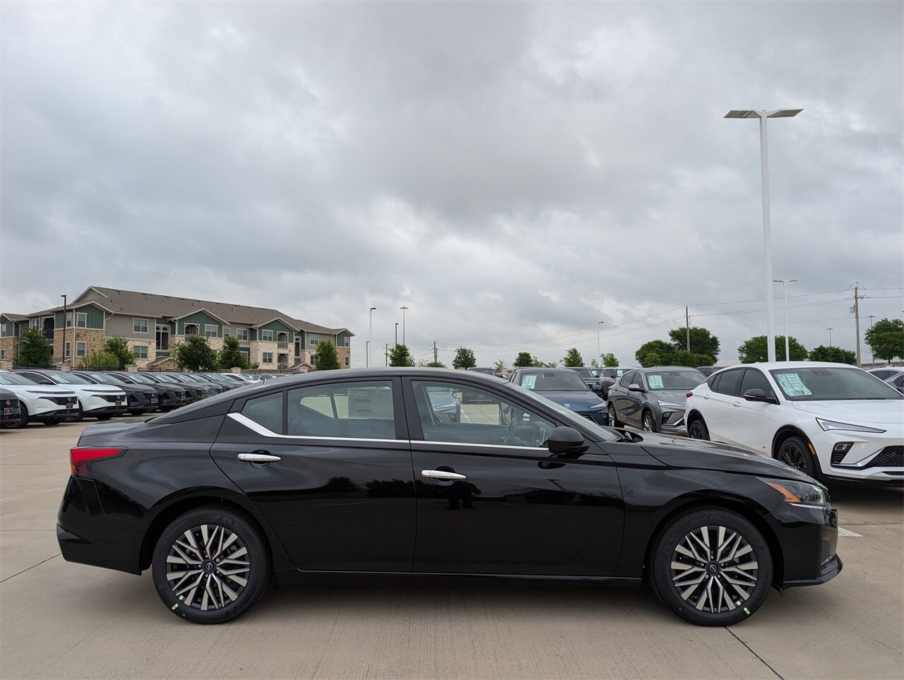 2025 Nissan Altima SV photo 3