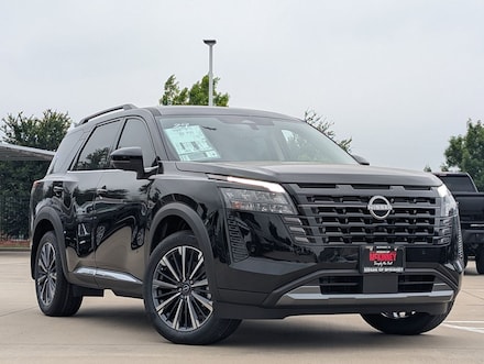 2026 Nissan Pathfinder Platinum SUV