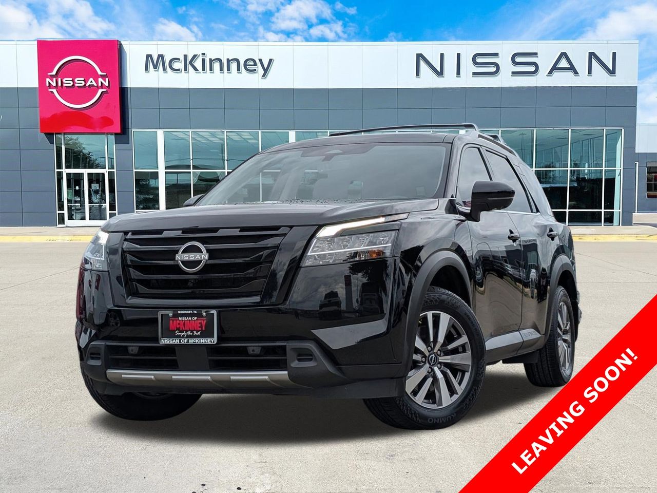 2023 Nissan Pathfinder SL 2WD's photo