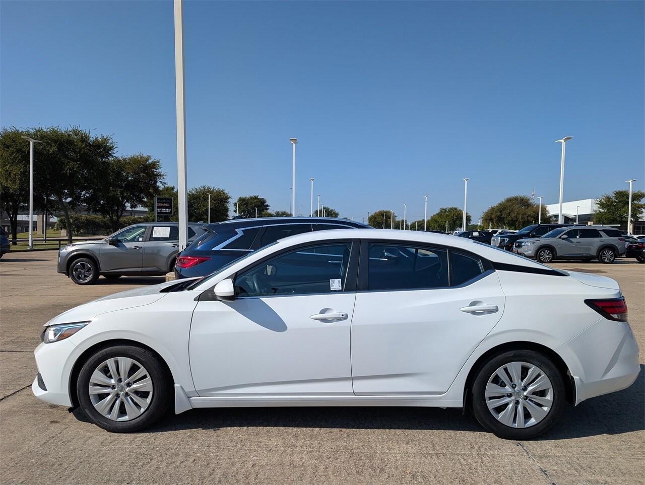 2022 Nissan Sentra S photo 2
