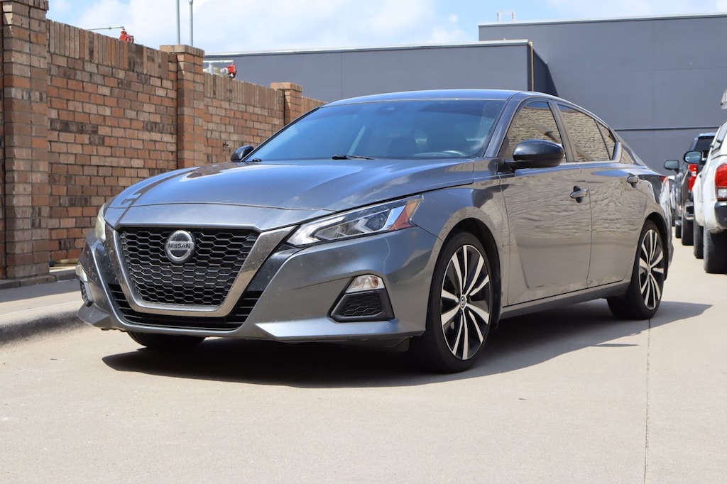 Used 2020 Nissan Altima 2.5 SR Sedan