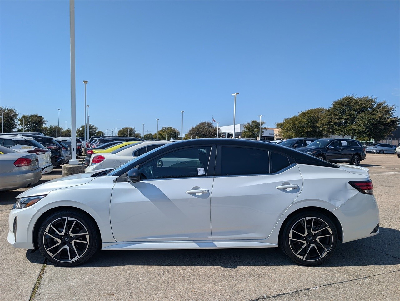 2024 Nissan Sentra SR photo 2