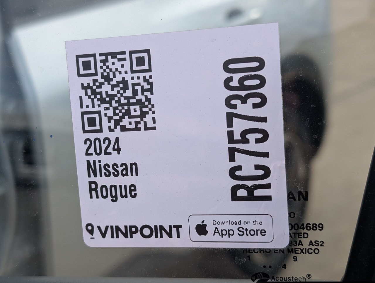 2024 Nissan Rogue SV thumbnail 28