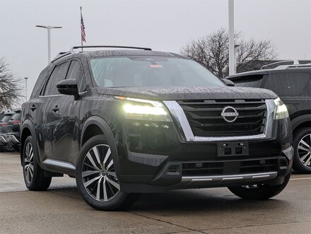 2025 Nissan Pathfinder Platinum SUV