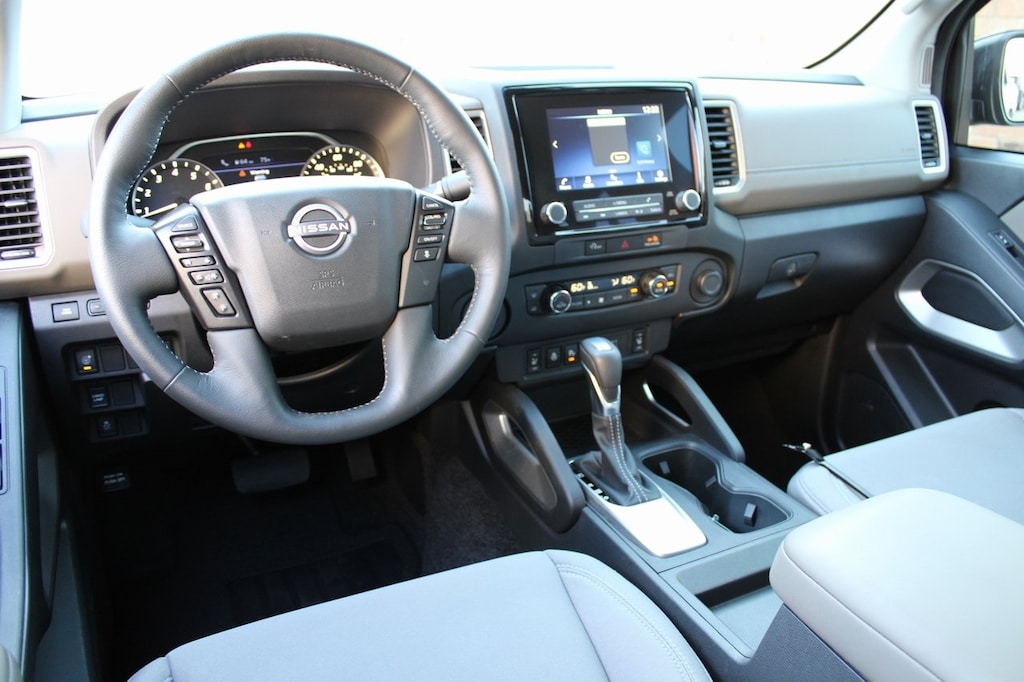 Used 2023 Nissan Frontier SV w/Convp/Techp/Fenderaudiop Truck Crew Cab