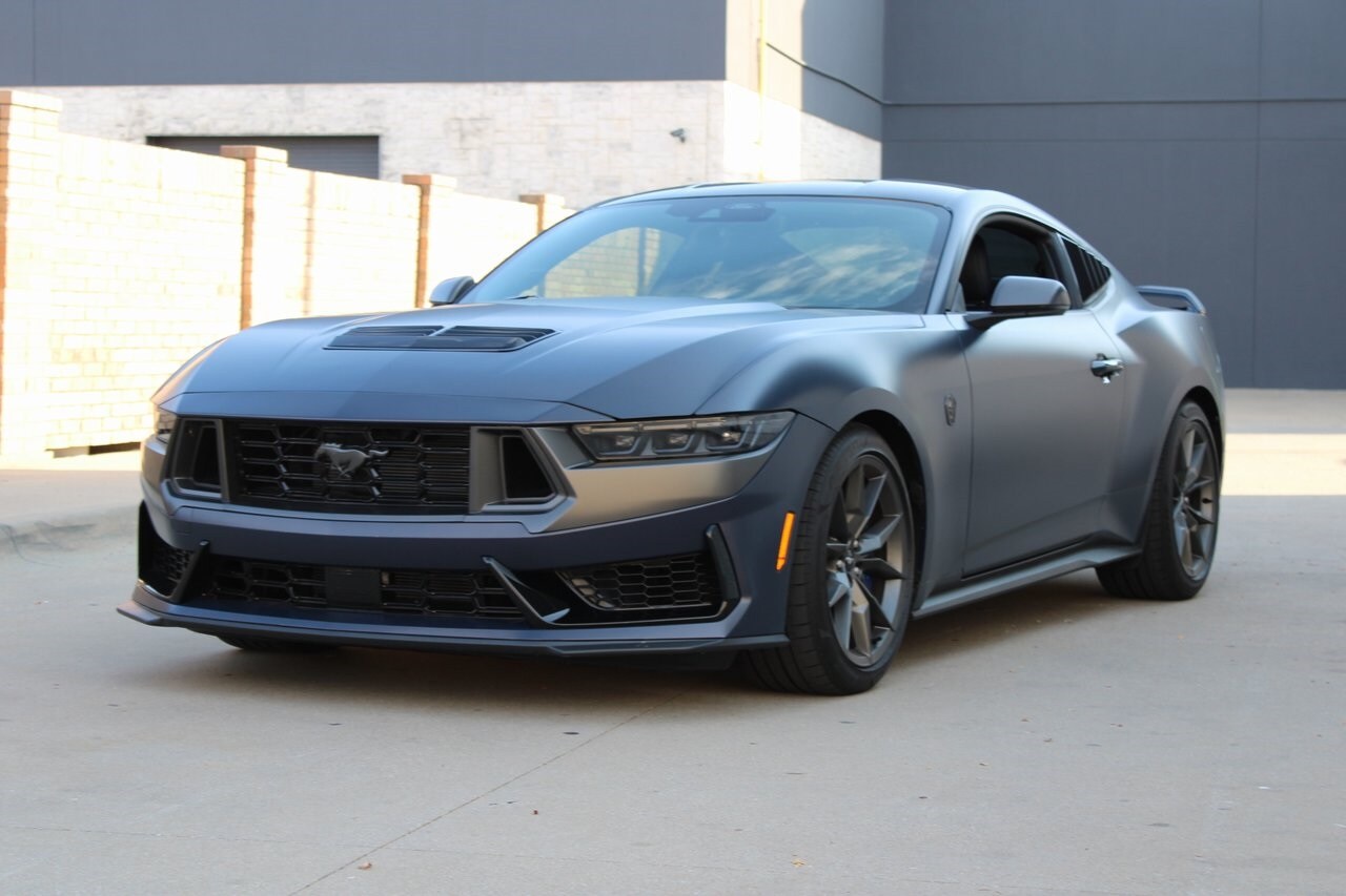 2025 Ford Mustang Dark Horse photo 2