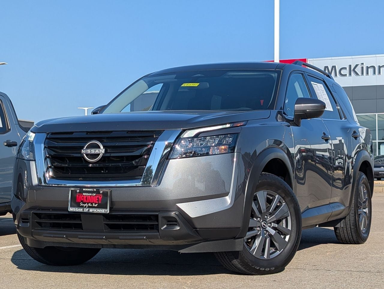  2025 Nissan Pathfinder SV FWD   