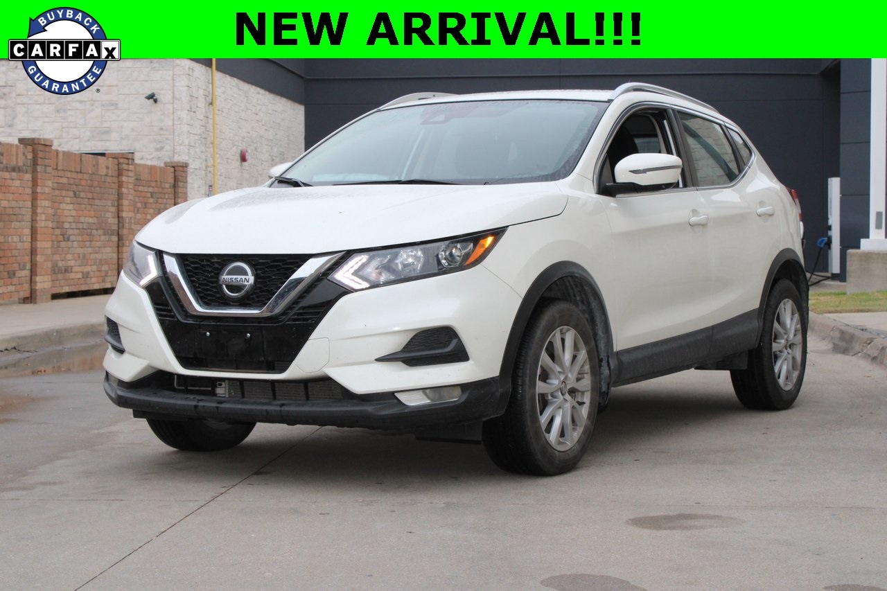 2022 Nissan Rogue Sport SV's photo