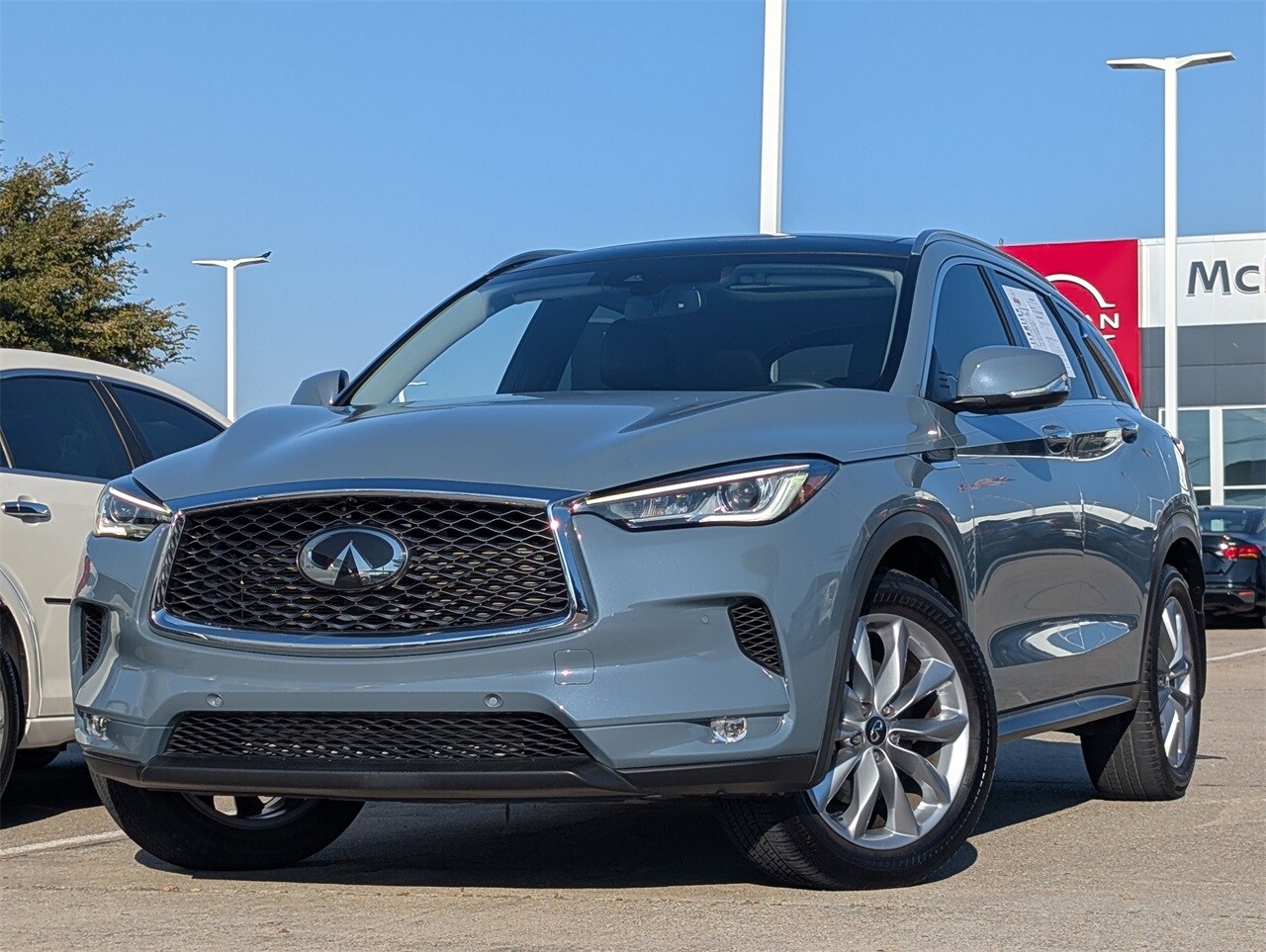 2022 Infiniti QX50 Essential photo 2