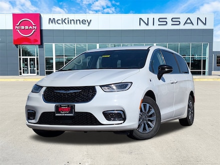 2024 Chrysler Pacifica Plug-In Hybrid Select w/Nav Van Passenger Van