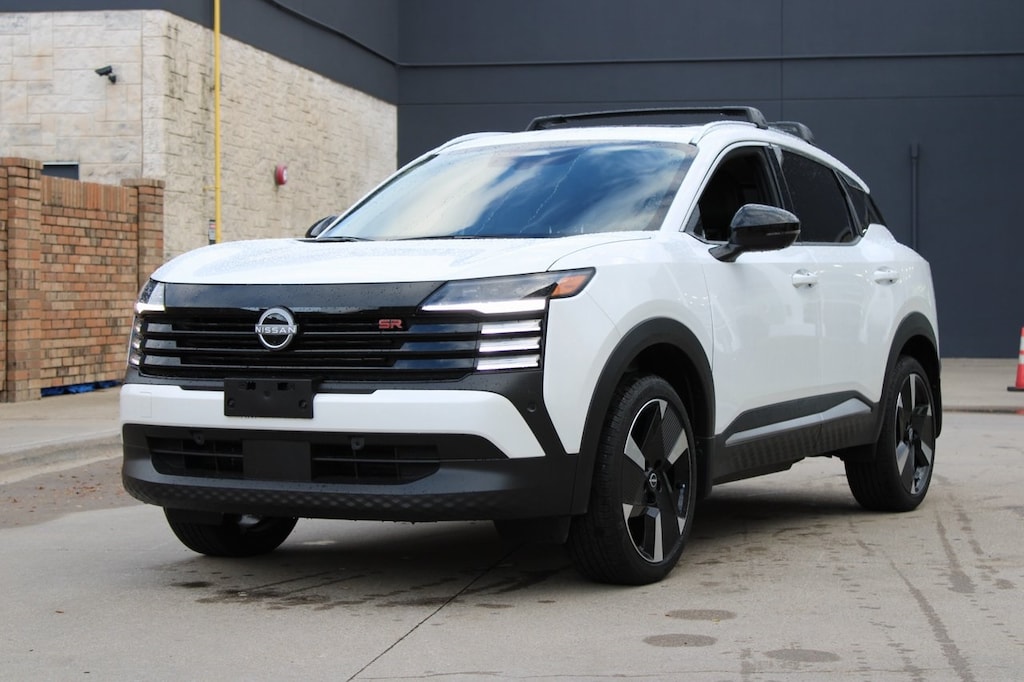 Used 2026 Nissan Kicks SR Premiuim w/Coldweatherpkg SUV