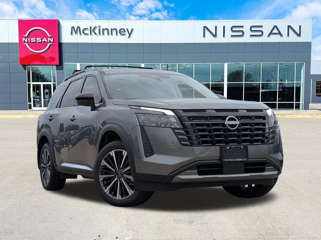 2026 Nissan Pathfinder Platinum 4WD's photo