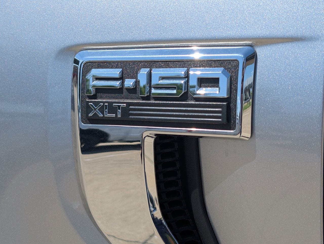 2025 Ford F-150 XLT - Photo 8