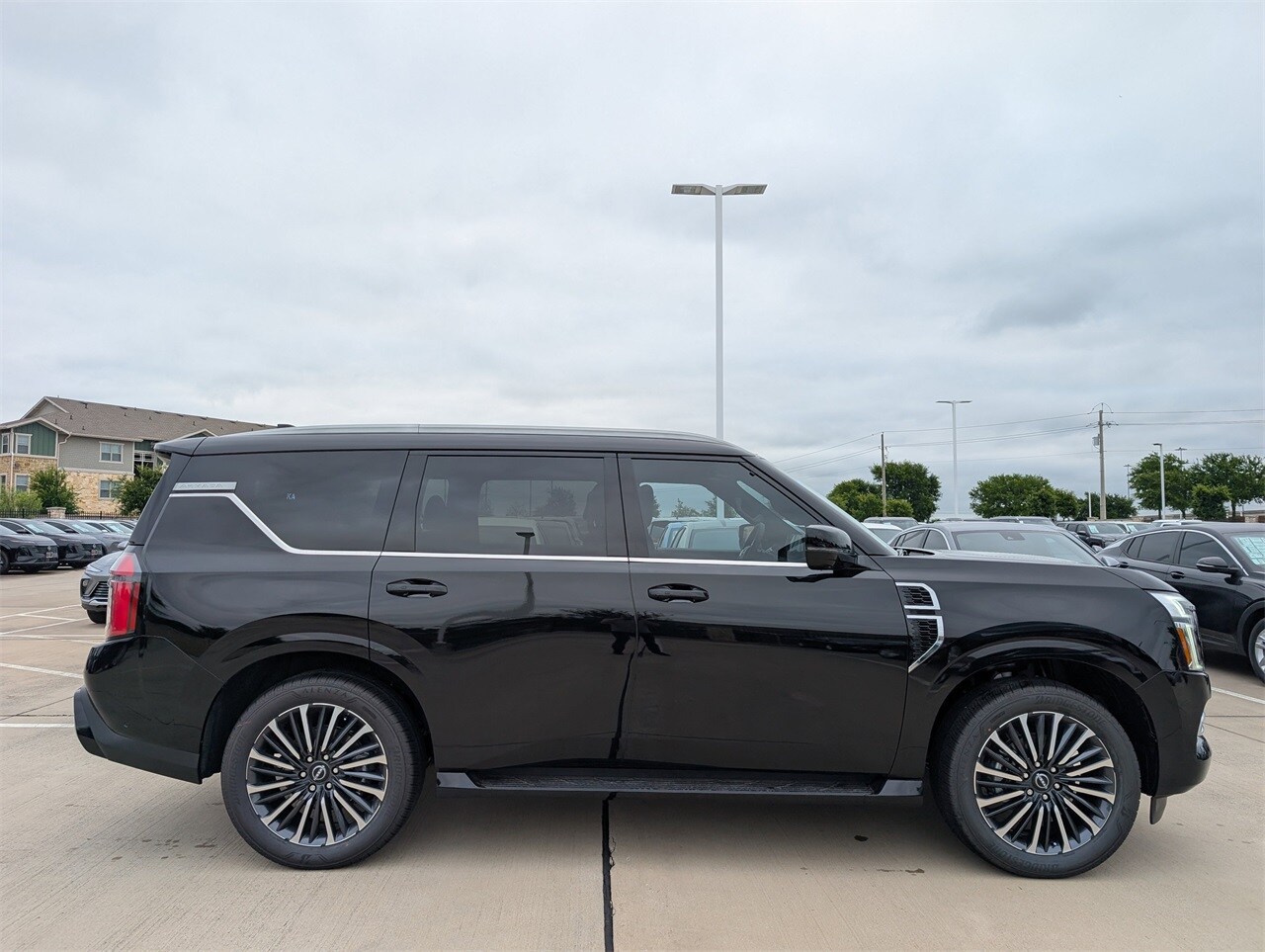 2025 Nissan Armada Platinum Reserve photo 2