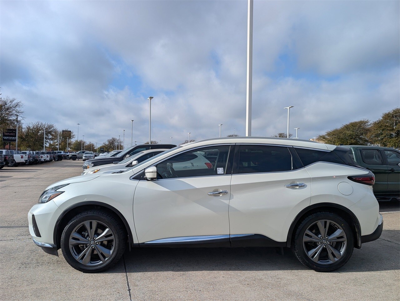 2021 Nissan Murano Platinum photo 2