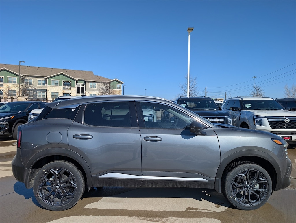 New 2026 Nissan Kicks SR SUV