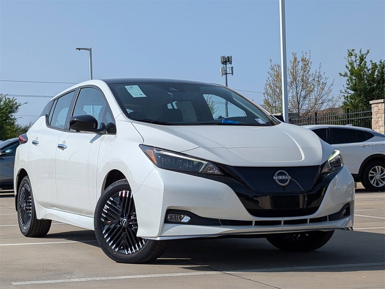 2025 Nissan Leaf SV Plus photo 2