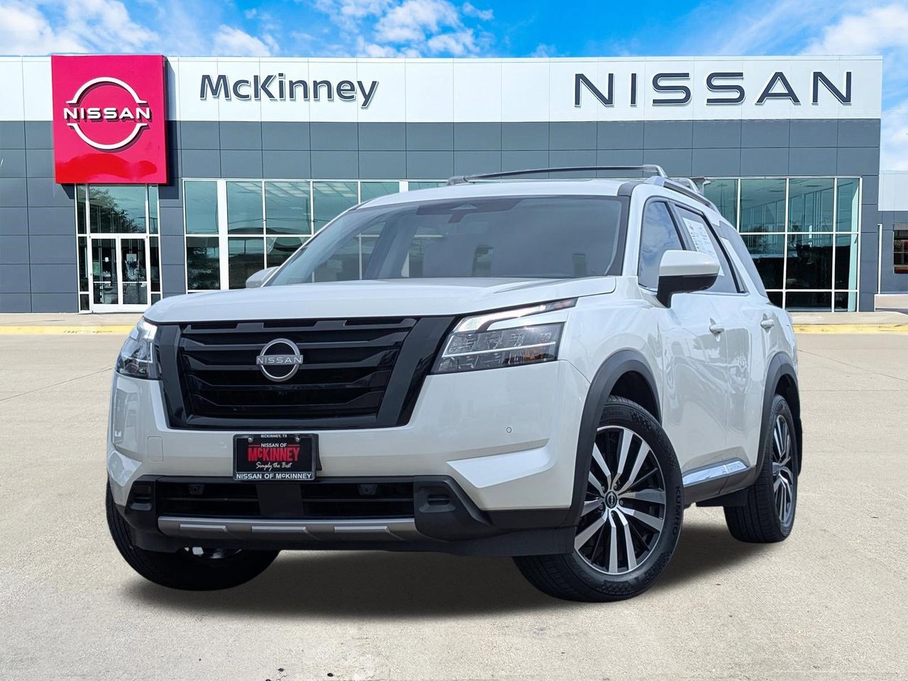 2023 Nissan Pathfinder Platinum 2WD's photo