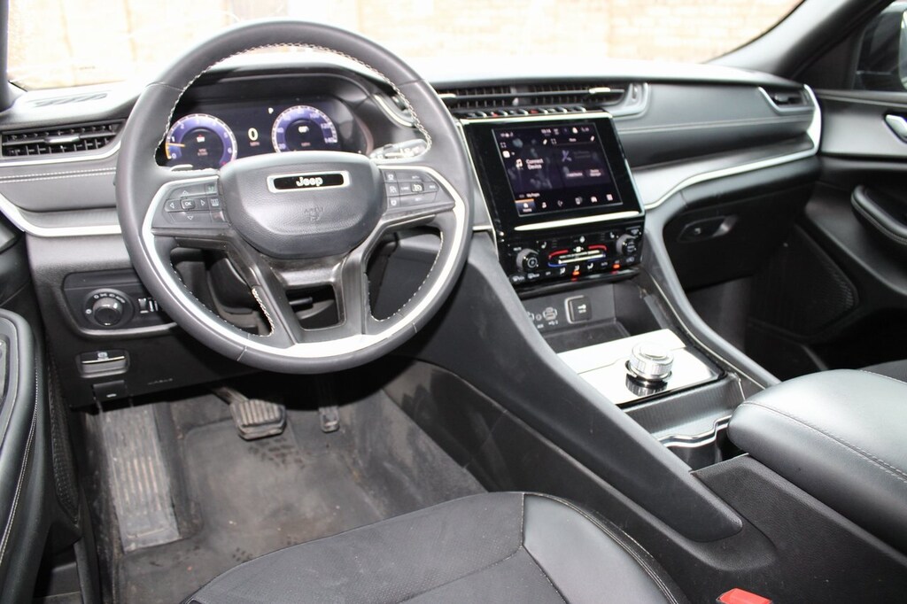 Used 2024 Jeep Grand Cherokee Altitude w/Appearancepkg SUV