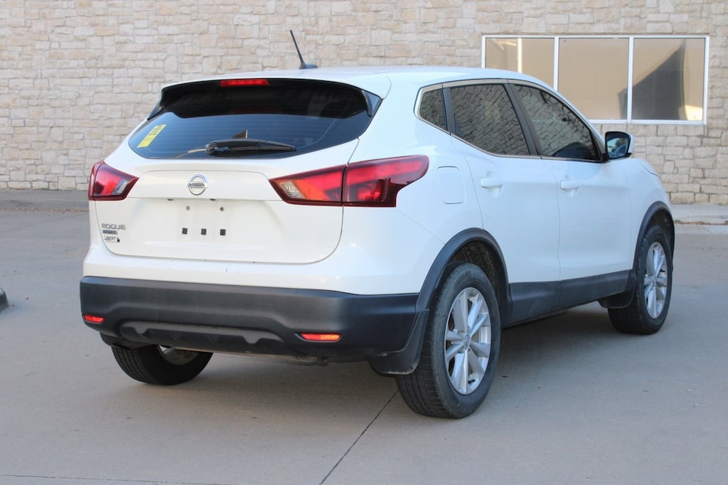 Used 2018 Nissan Rogue Sport S w/Appearancepkg SUV