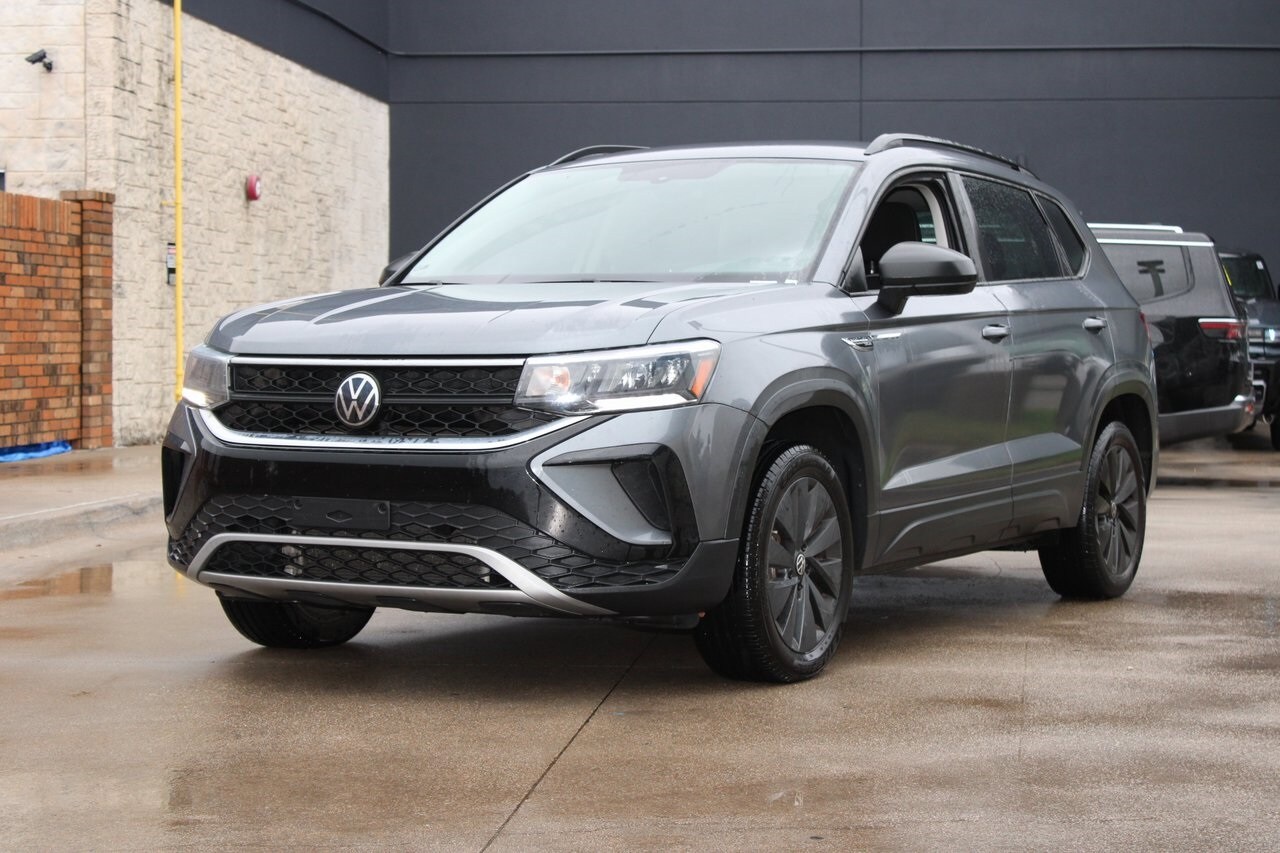 2023 Volkswagen Taos S photo 2