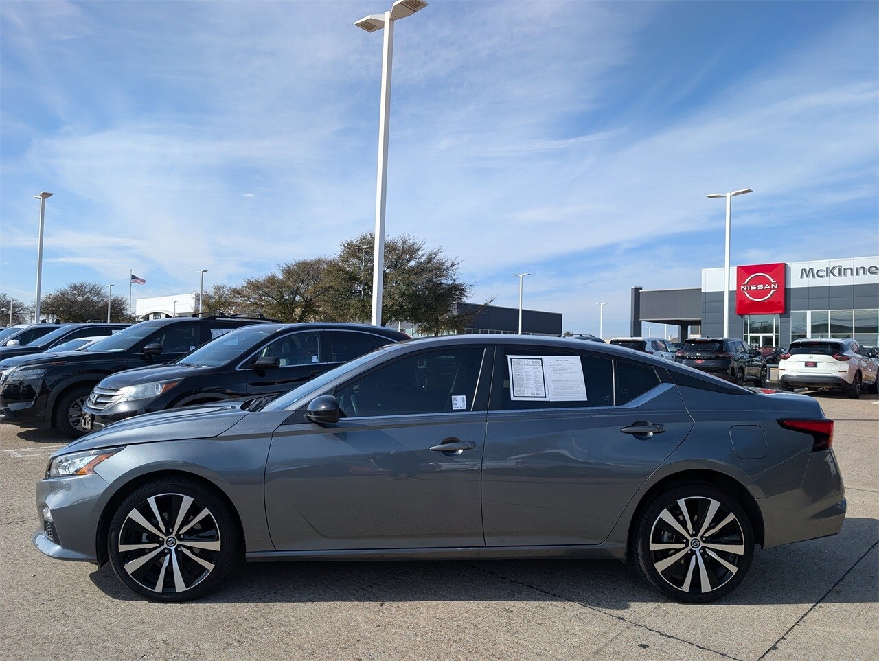 2020 Nissan Altima 2.5 SR photo 2