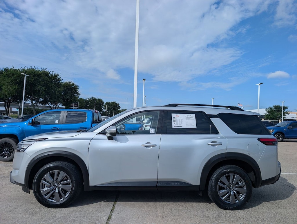 Used 2025 Nissan Pathfinder SV SUV