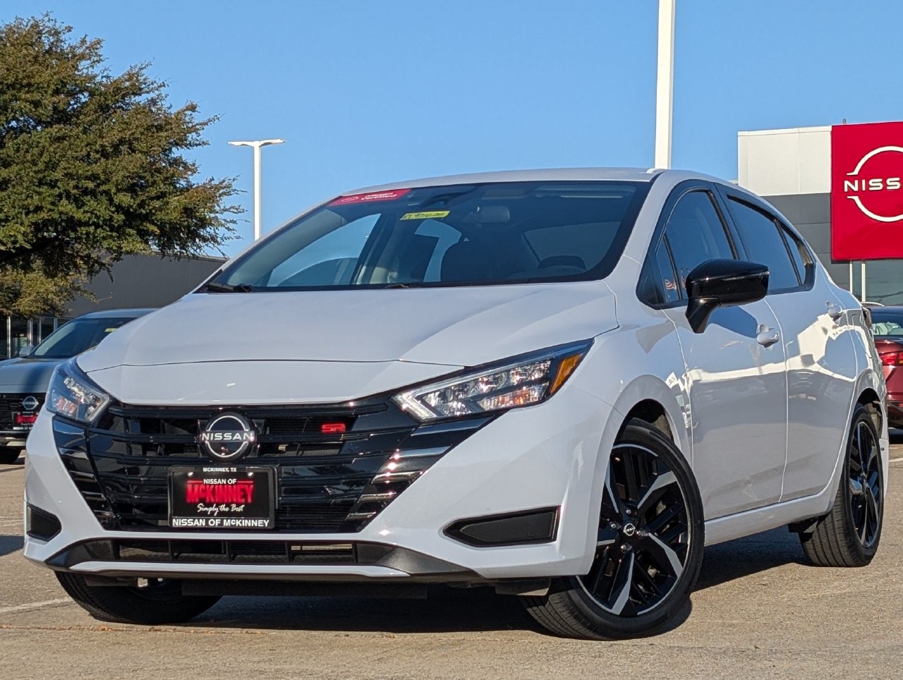 Gray Sky Pearl 2024 Nissan Versa Sedan Front-Wheel Drive Continuously Variable Transmission