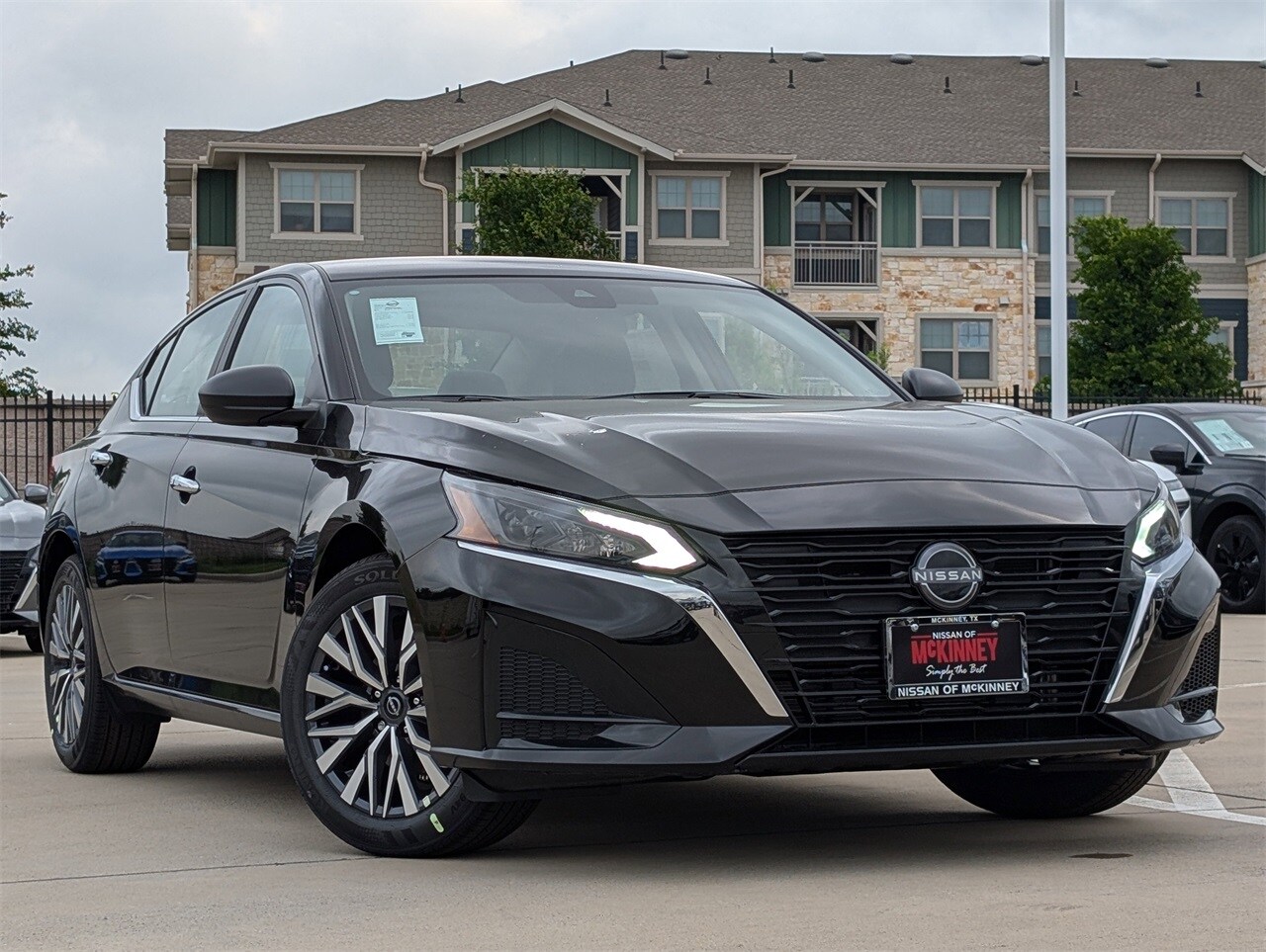 2025 Nissan Altima SV photo 2