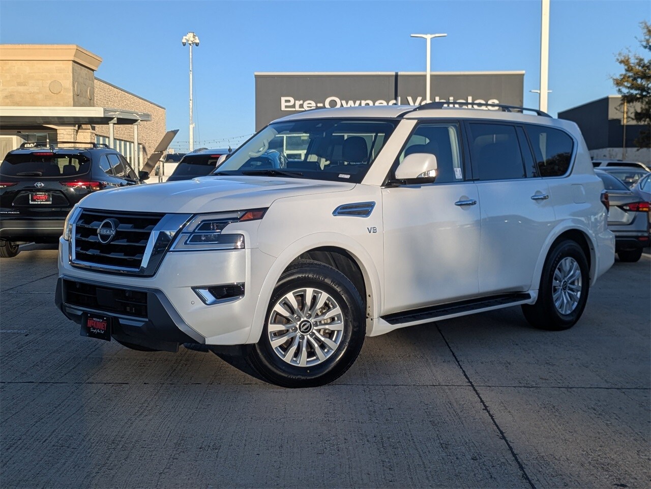 2022 Nissan Armada SV photo 2