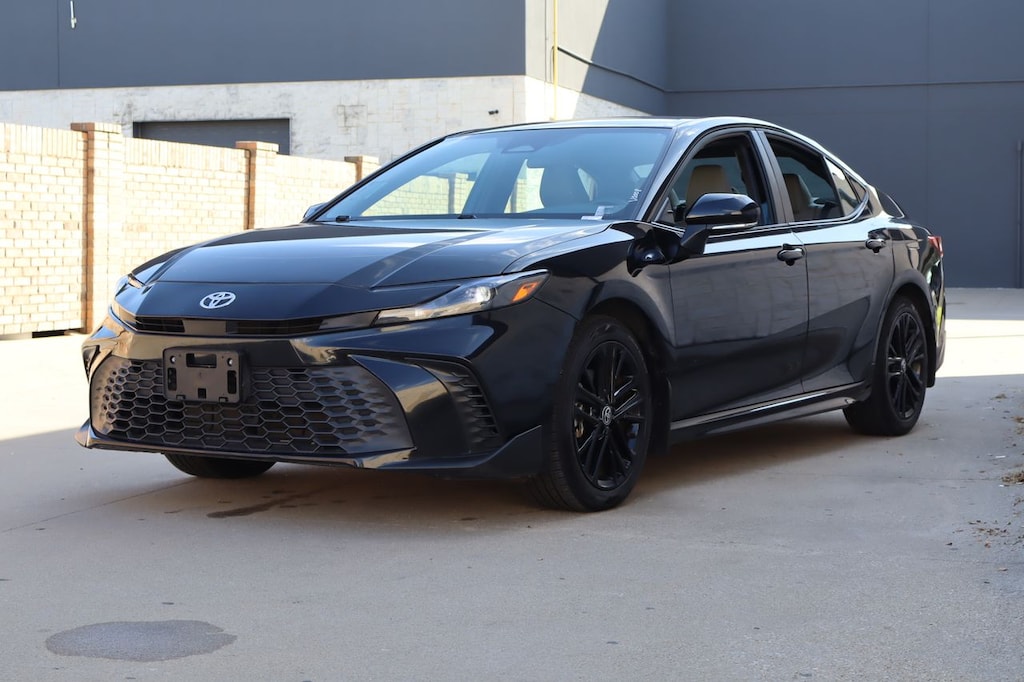 Used 2025 Toyota Camry SE Sedan