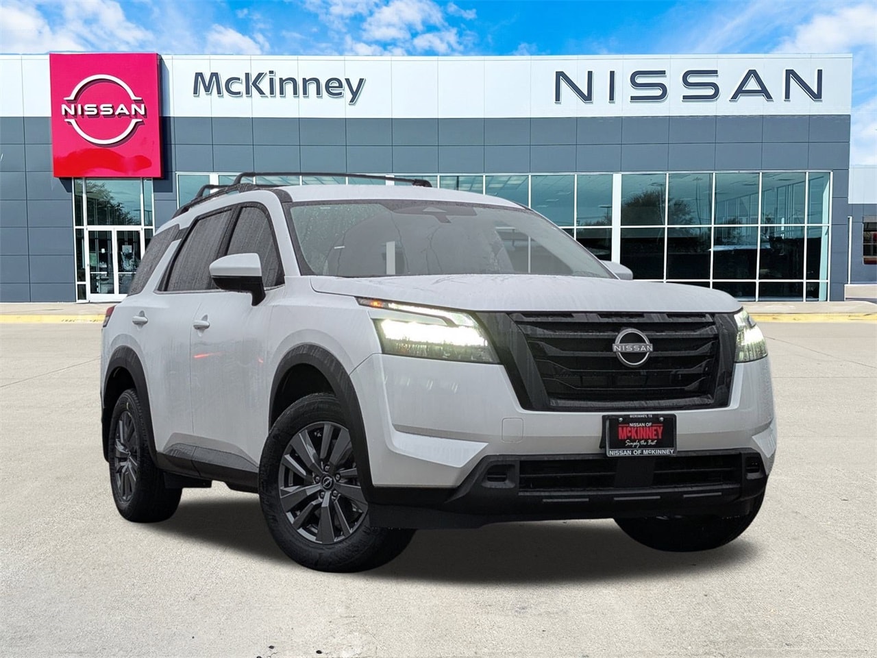 2025 Nissan Pathfinder SV's photo