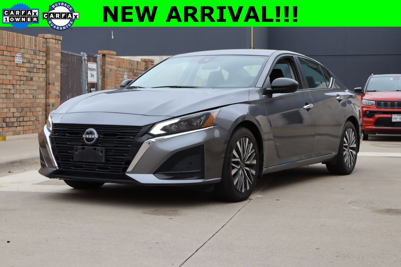 2024 Nissan Altima's photo