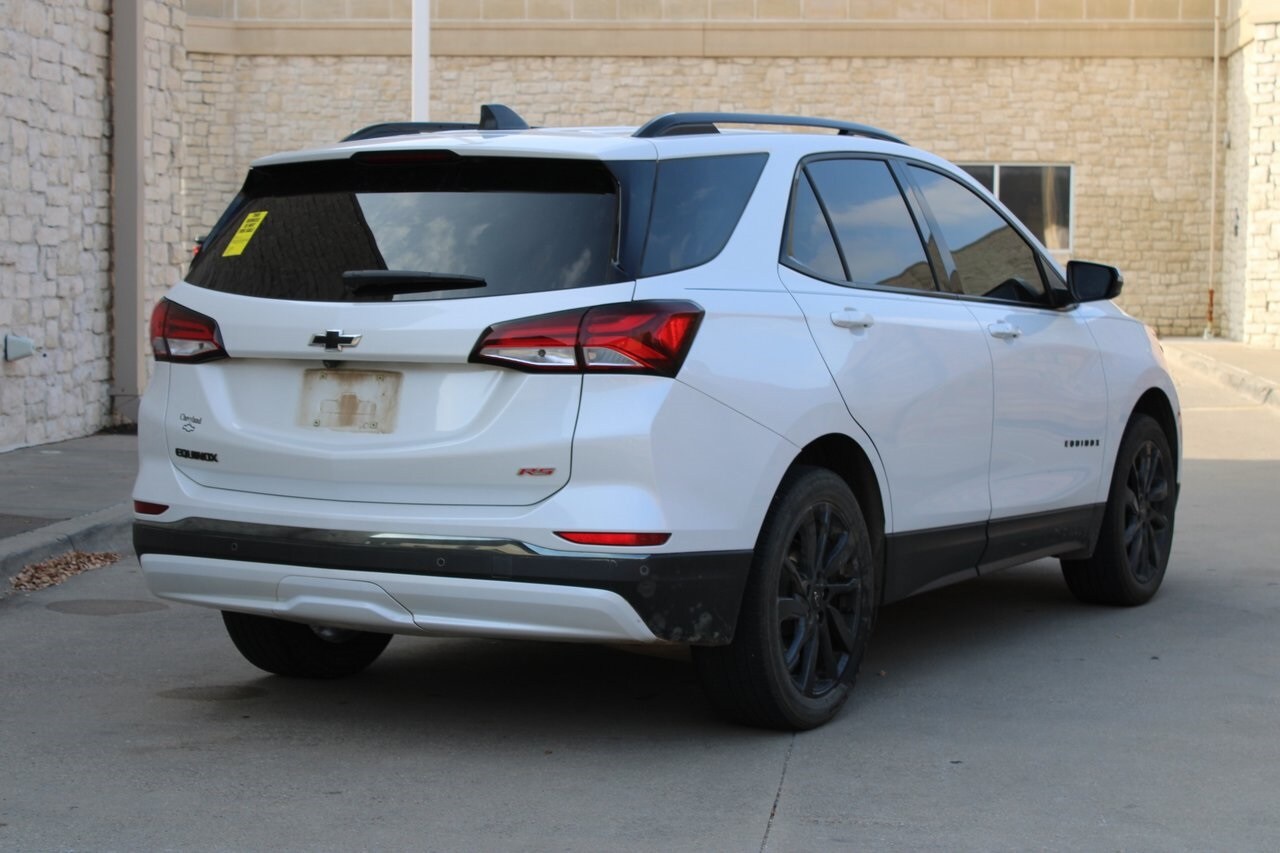 2023 Chevrolet Equinox RS photo 3