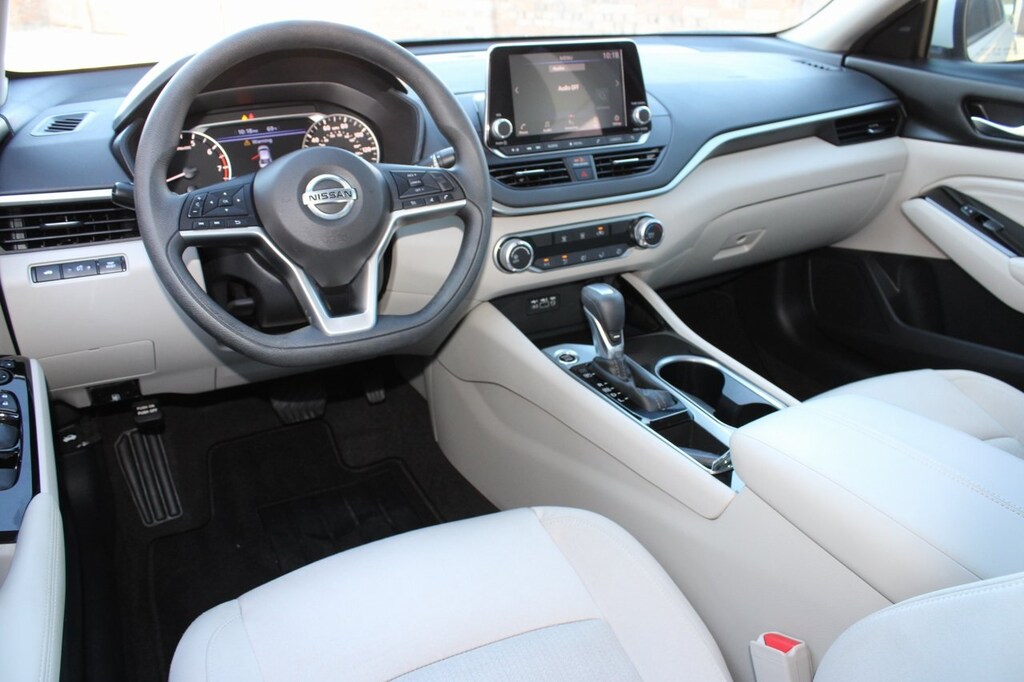 Used 2021 Nissan Altima 2.5 SV Sedan