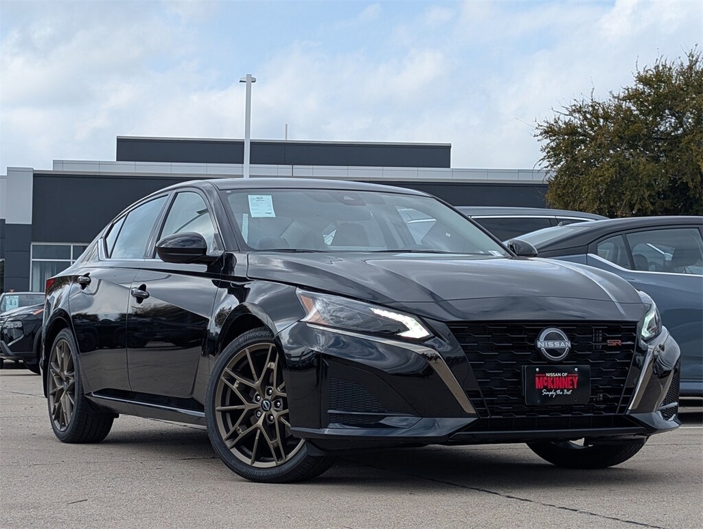 New 2025 Nissan Altima SR Sedan