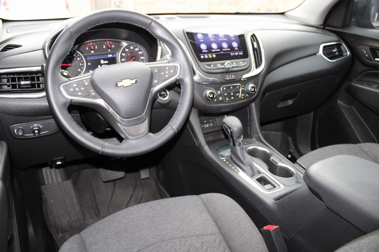 2023 Chevrolet Equinox LT photo 2