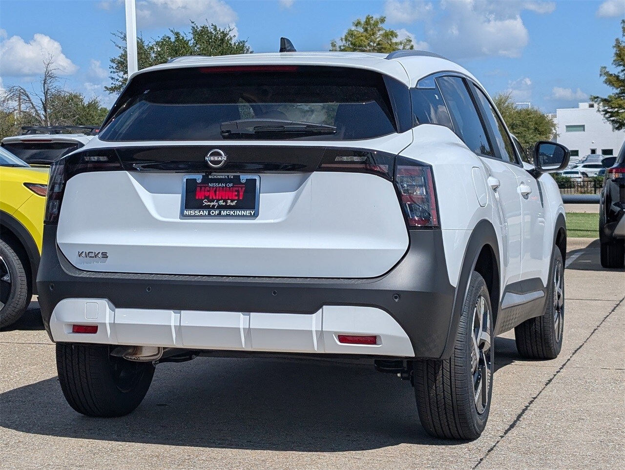 2026 Nissan Kicks SV photo 2