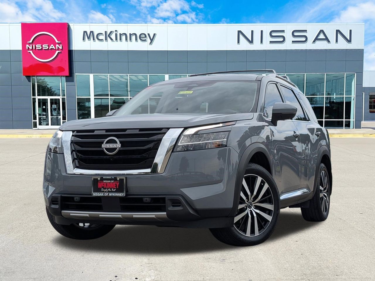 2024 Nissan Pathfinder Platinum 2WD's photo