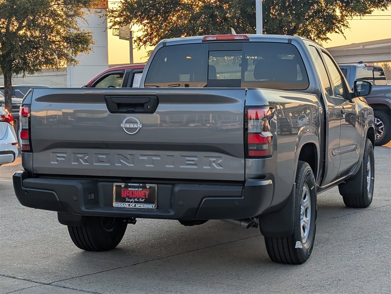 2026 Nissan Frontier photo 3
