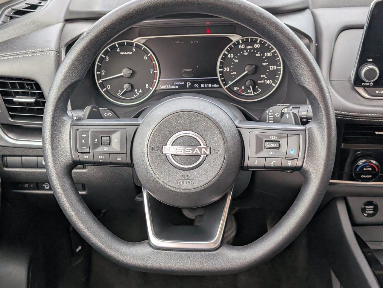 2024 Nissan Rogue SV thumbnail 11
