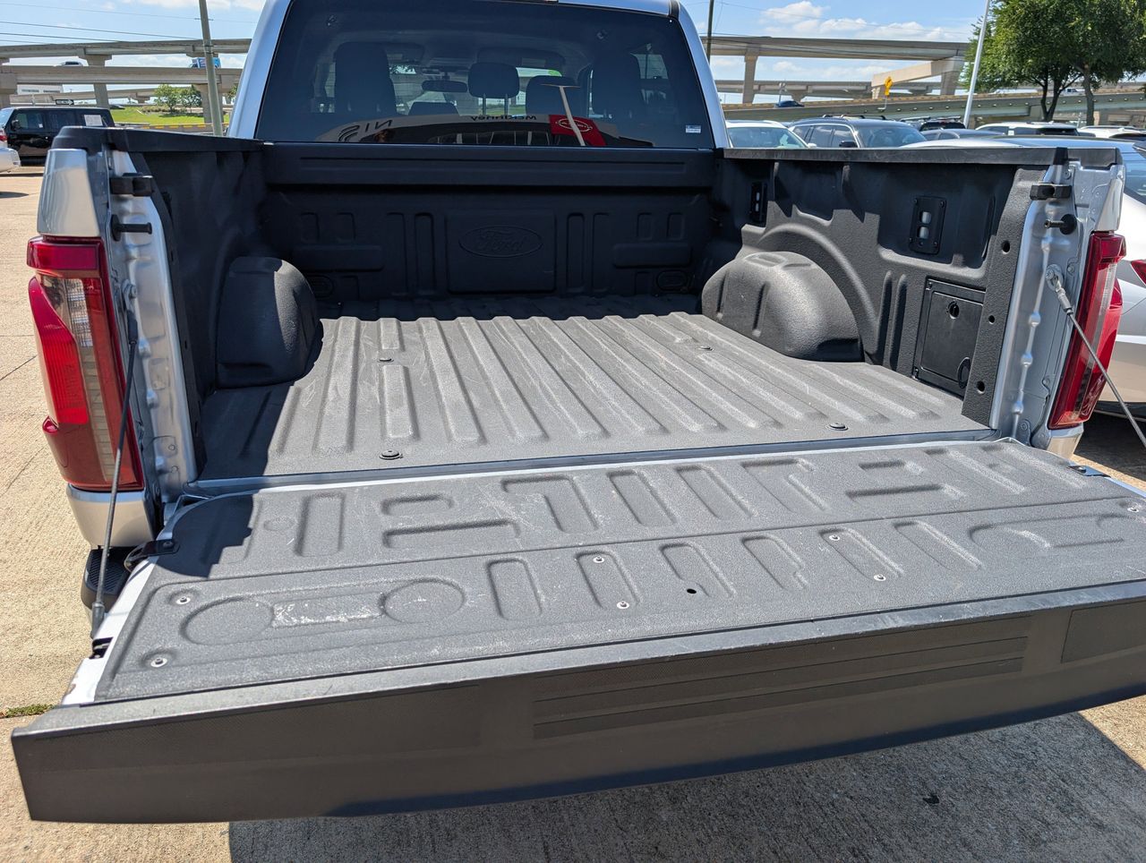 2025 Ford F-150 XLT - Photo 28