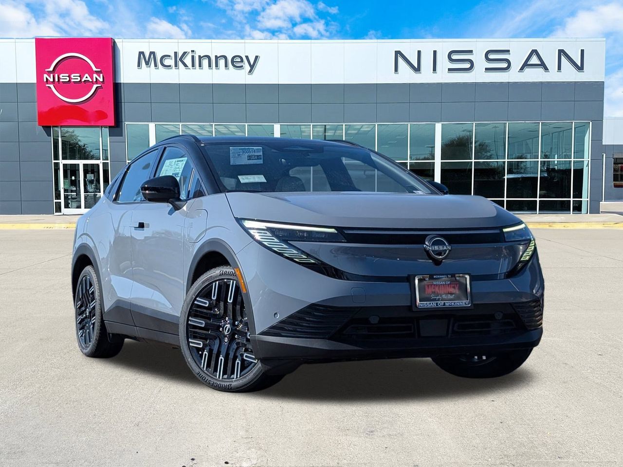 2026 Nissan Leaf Platinum+'s photo