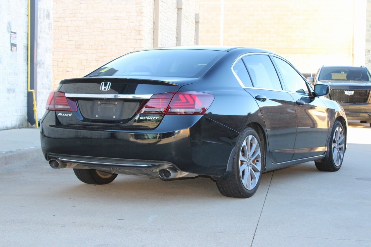2015 Honda Accord Sport photo 2